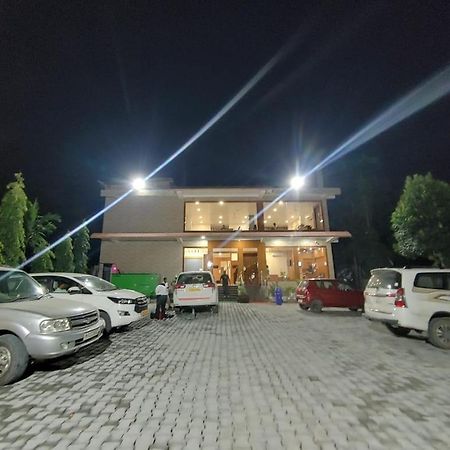 Tierra Hotel Cum Restaurant Kāziranga Extérieur photo