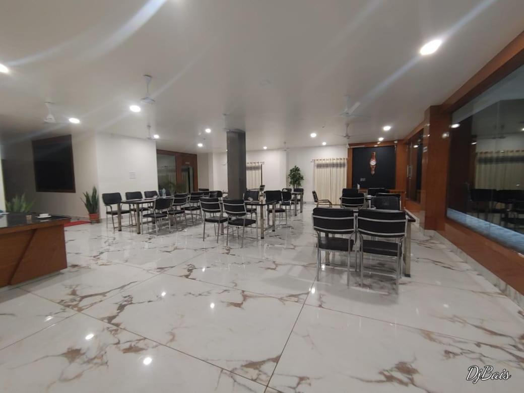 Tierra Hotel Cum Restaurant Kāziranga Extérieur photo