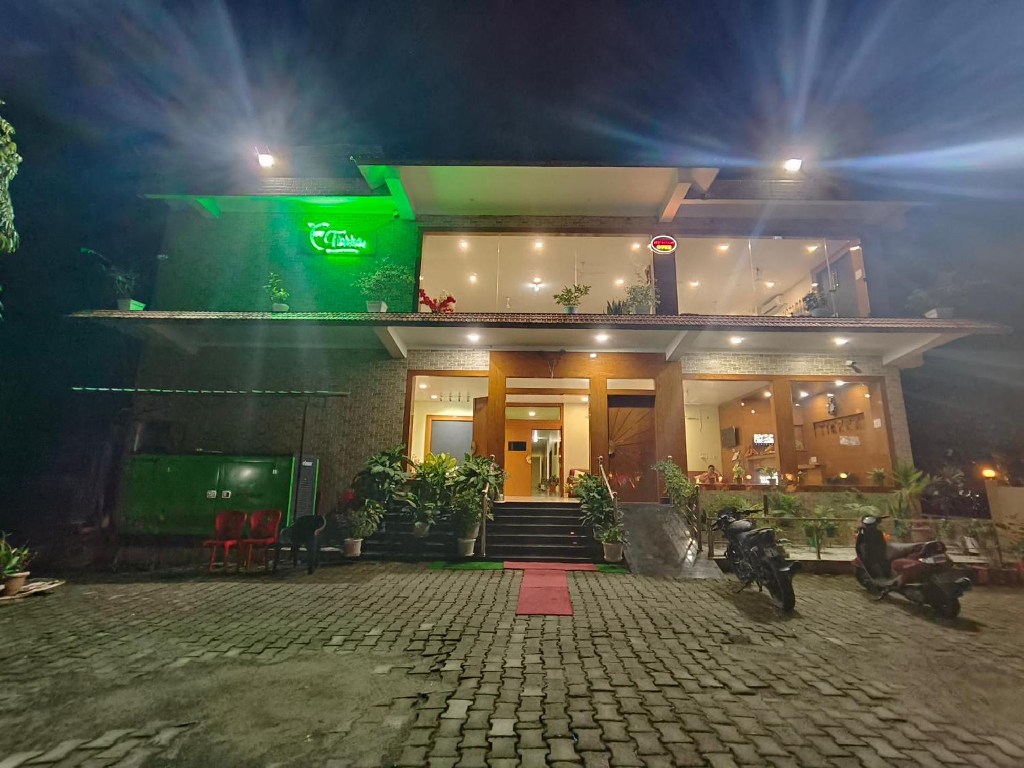 Tierra Hotel Cum Restaurant Kāziranga Extérieur photo